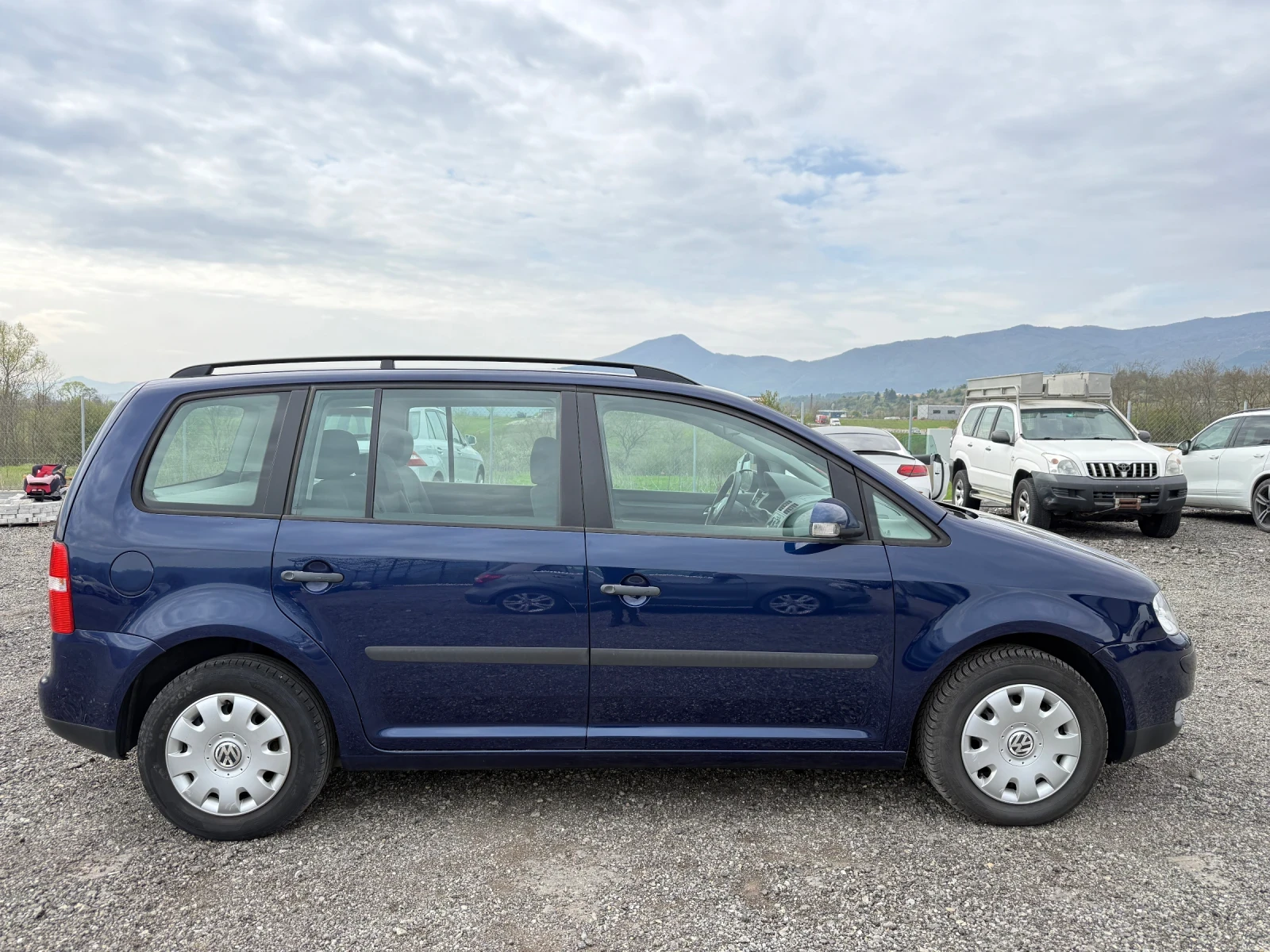 VW Touran, снимка 2 - Автомобили и джипове - 55002582