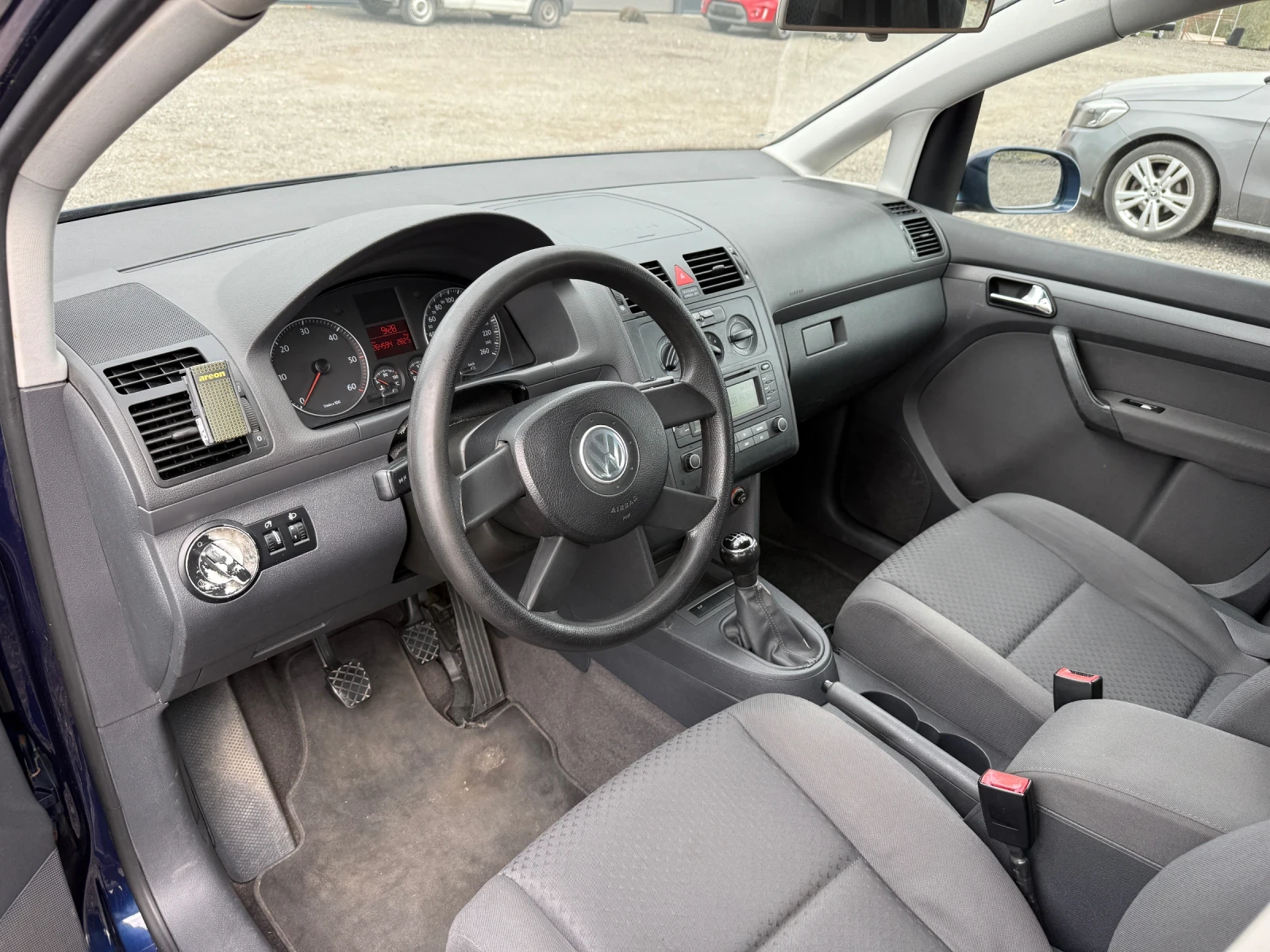 VW Touran, снимка 9 - Автомобили и джипове - 55002582