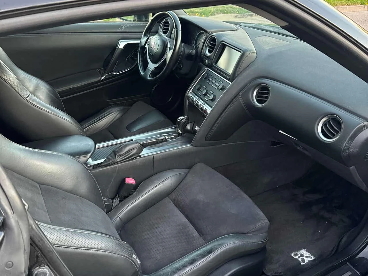 Nissan Gt-r * Premium * АВТОКРЕДИТ БЕЗ ПЪРВОНАЧАЛНА ВНОСКА* , снимка 14 - Автомобили и джипове - 55022394