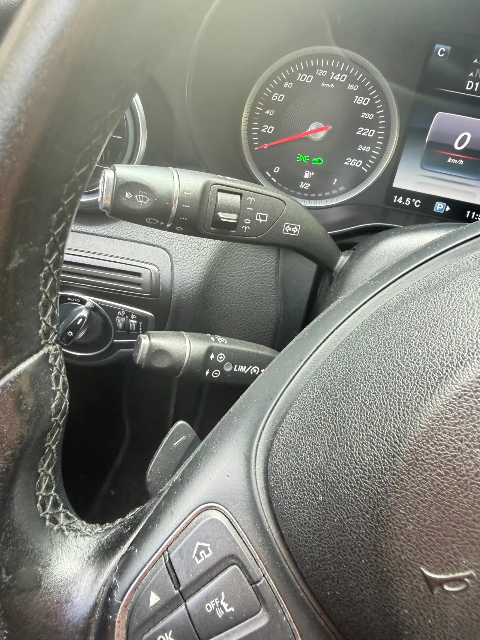 Mercedes-Benz C 200, снимка 12 - Автомобили и джипове - 55229304