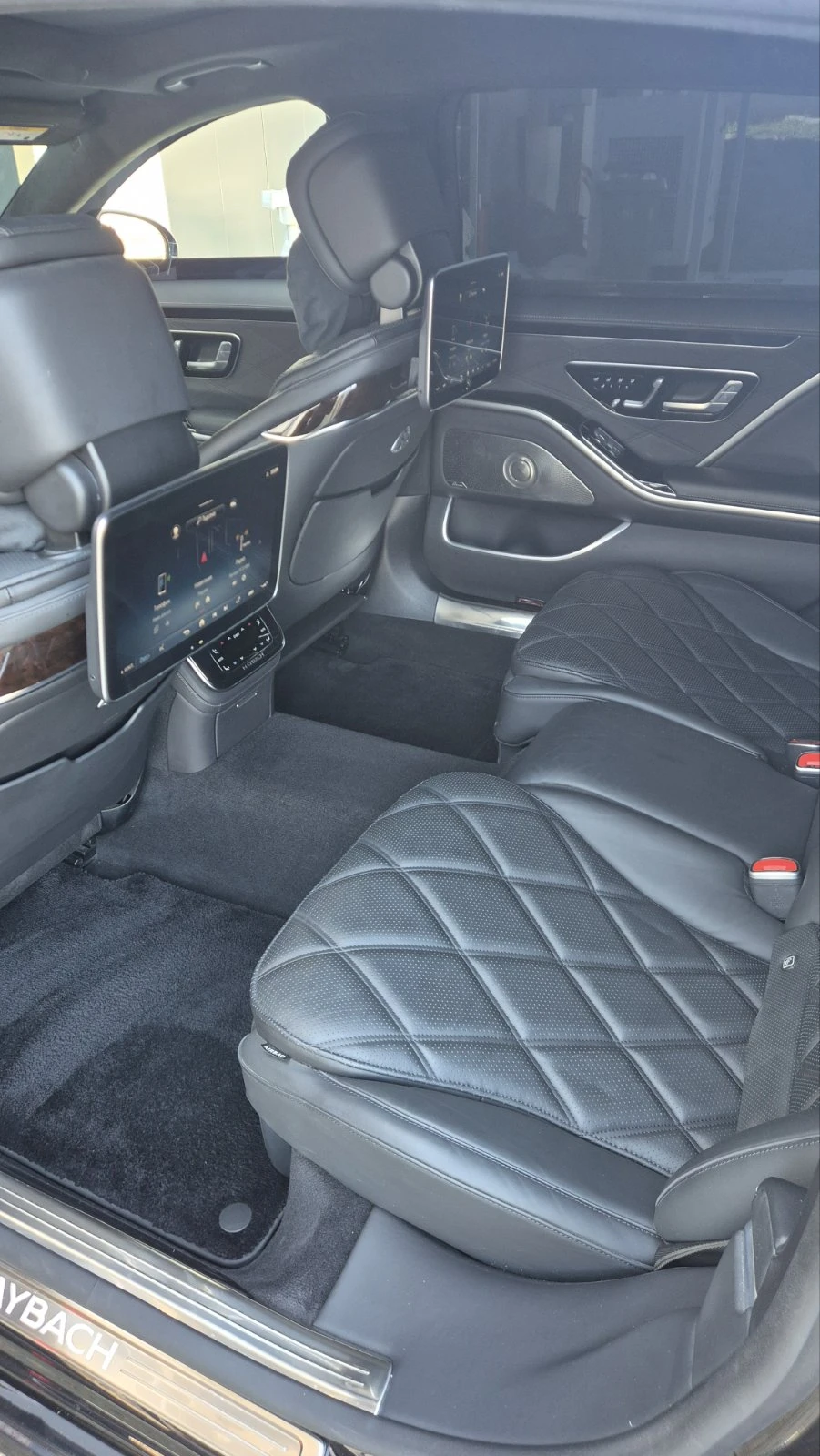 Mercedes-Benz Maybach S580 e 4Matic, снимка 13 - Автомобили и джипове - 55684167
