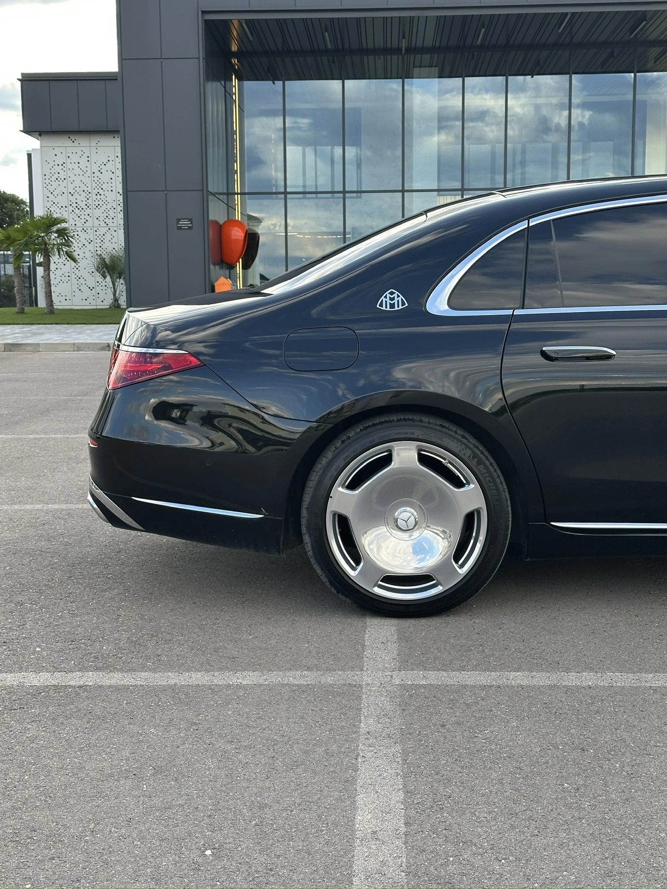 Mercedes-Benz Maybach S580 e 4Matic, снимка 9 - Автомобили и джипове - 55684167