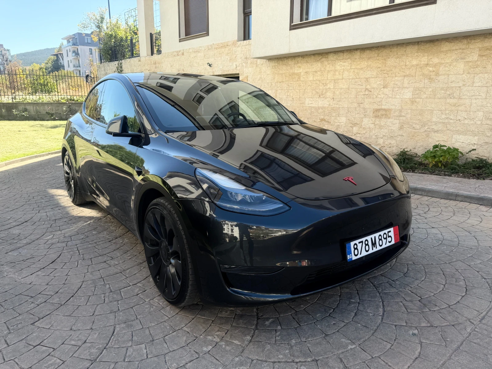 Tesla Model Y Performance 2024 , снимка 2 - Автомобили и джипове - 56428831