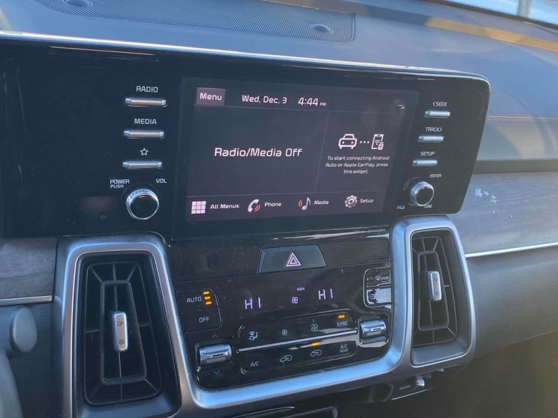 Kia Sorento 2023 AWD * CARFAX * БЕЗ ПЪРВОНАЧАЛНА ВНОСКА, снимка 12 - Автомобили и джипове - 52651949