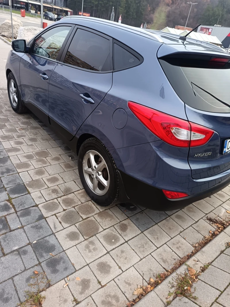 Hyundai IX35 1.6 Газ/Бензин 2000куб.Фейслифт, снимка 4 - Автомобили и джипове - 52685687