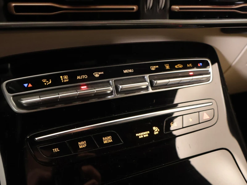 Mercedes-Benz EQC, снимка 11 - Автомобили и джипове - 52704568