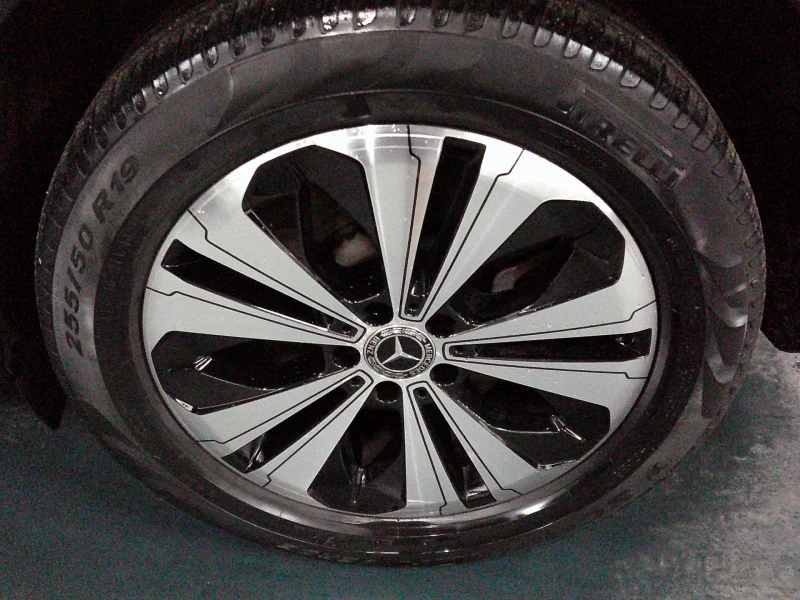 Mercedes-Benz EQC, снимка 15 - Автомобили и джипове - 52704568
