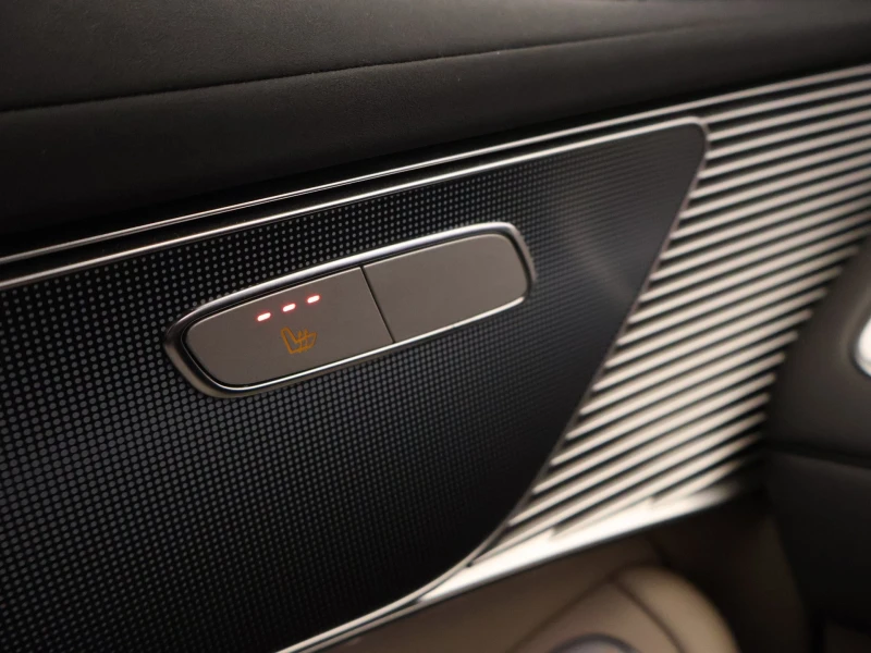 Mercedes-Benz EQC, снимка 12 - Автомобили и джипове - 52704568