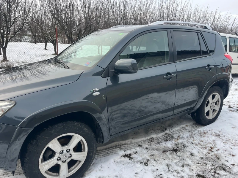 Toyota Rav4 2.2, снимка 3 - Автомобили и джипове - 53192185