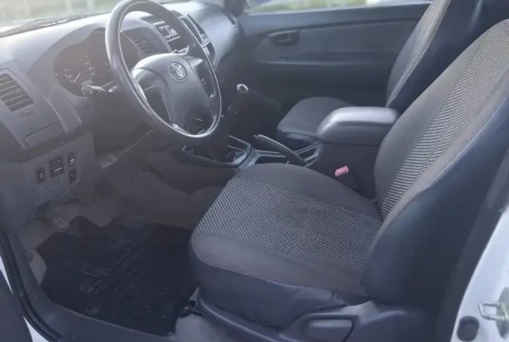 Toyota Hilux, снимка 7 - Автомобили и джипове - 54127982