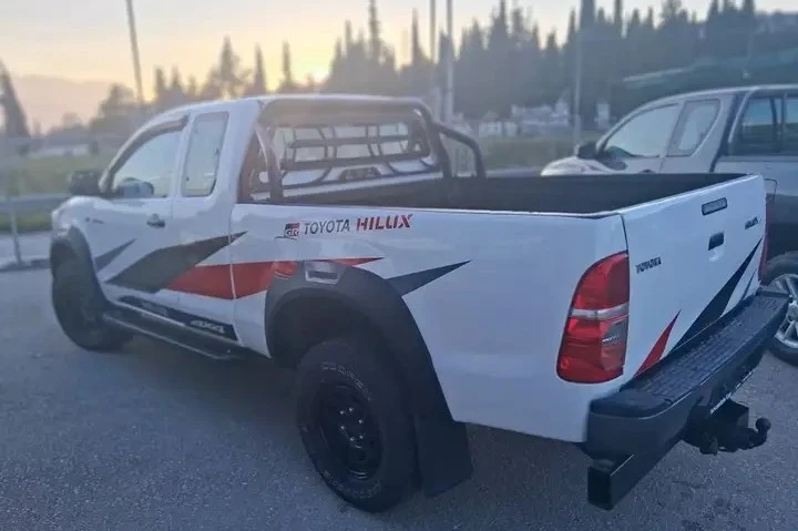 Toyota Hilux, снимка 3 - Автомобили и джипове - 54127982