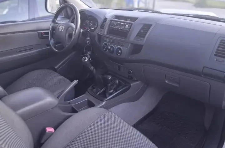 Toyota Hilux, снимка 8 - Автомобили и джипове - 54127982