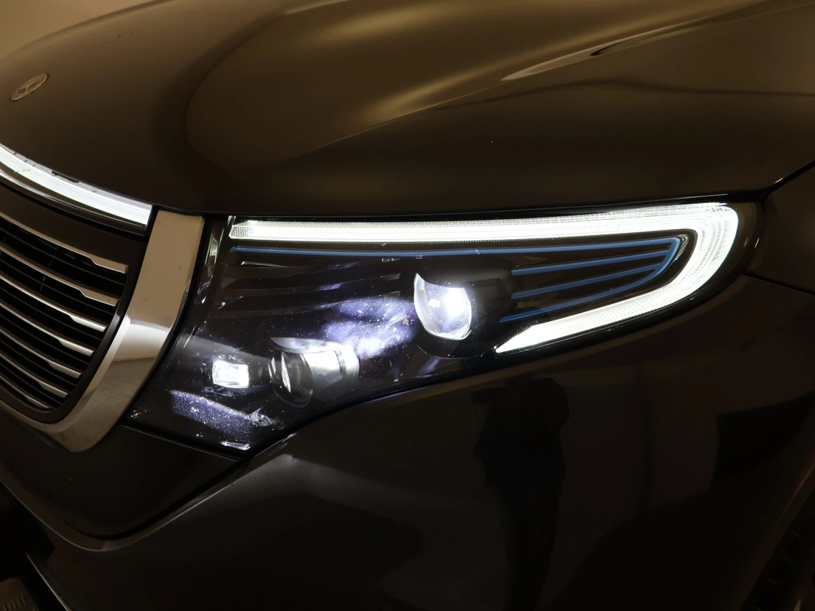 Mercedes-Benz EQC  - изображение 10