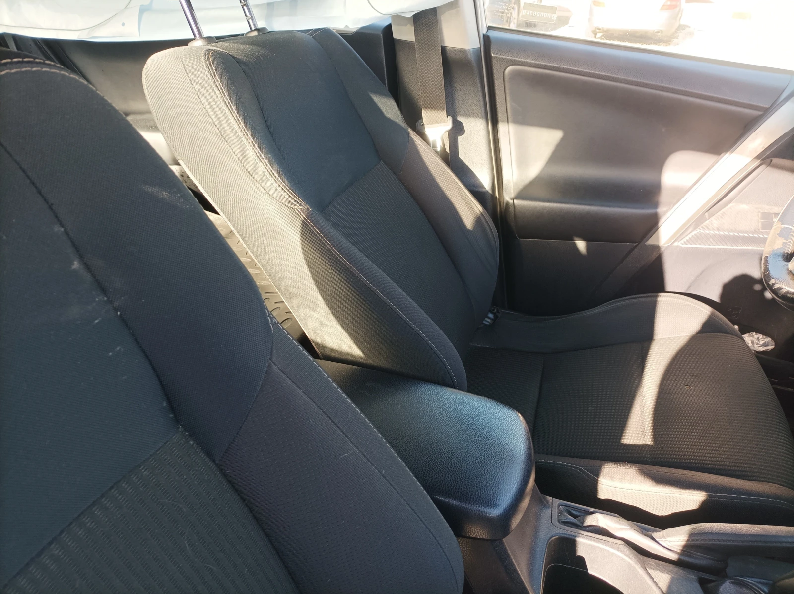 Toyota Rav4 2.0D- НА ЧАСТИ  - изображение 8