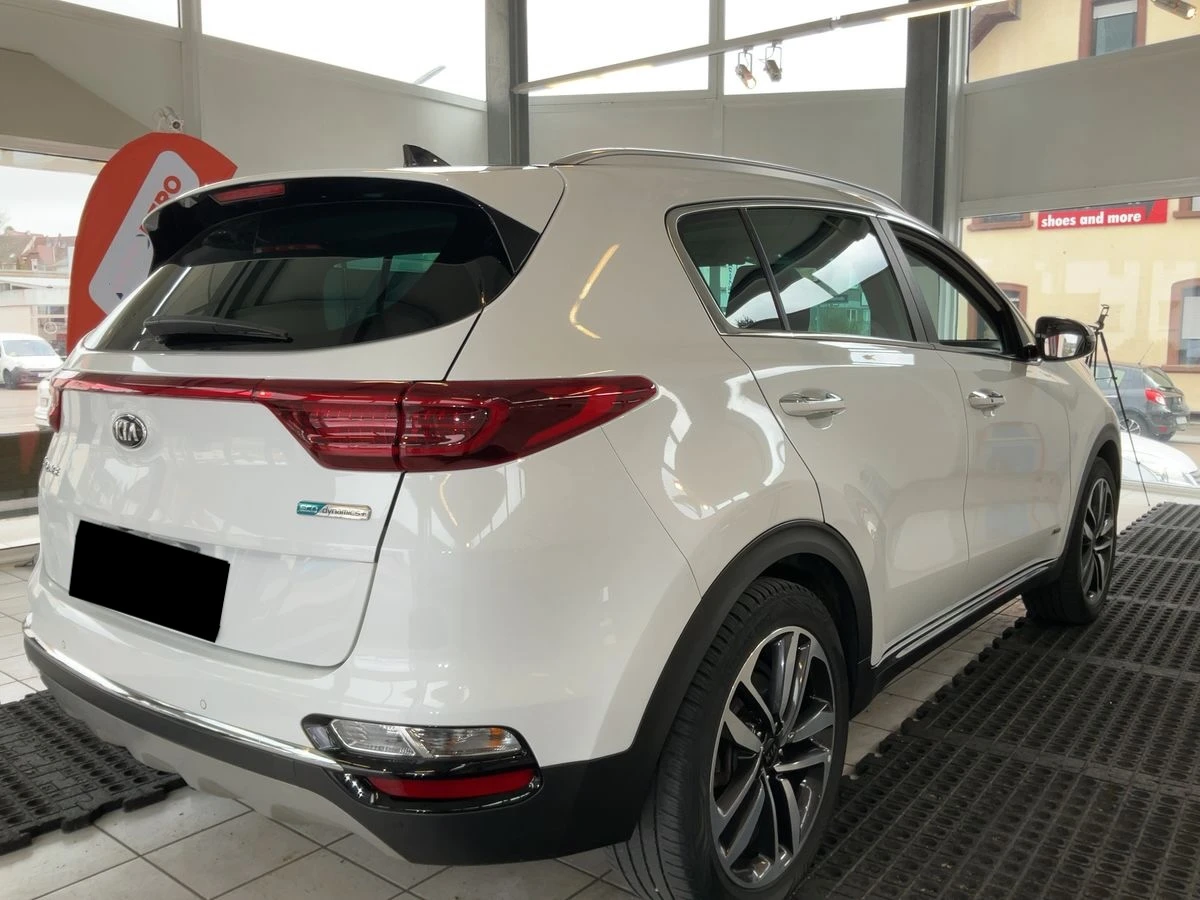 Kia Sportage 2.0CRDi Platinum Edition 4WD/Сервизна история, снимка 3 - Автомобили и джипове - 53850485