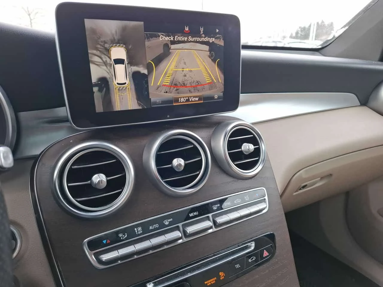 Mercedes-Benz GLC 300 4MATIC * ДИСТРОНИК* 360 КАМЕРА* ОБДУХВАНЕ* ПАНОРАМ, снимка 9 - Автомобили и джипове - 53953710