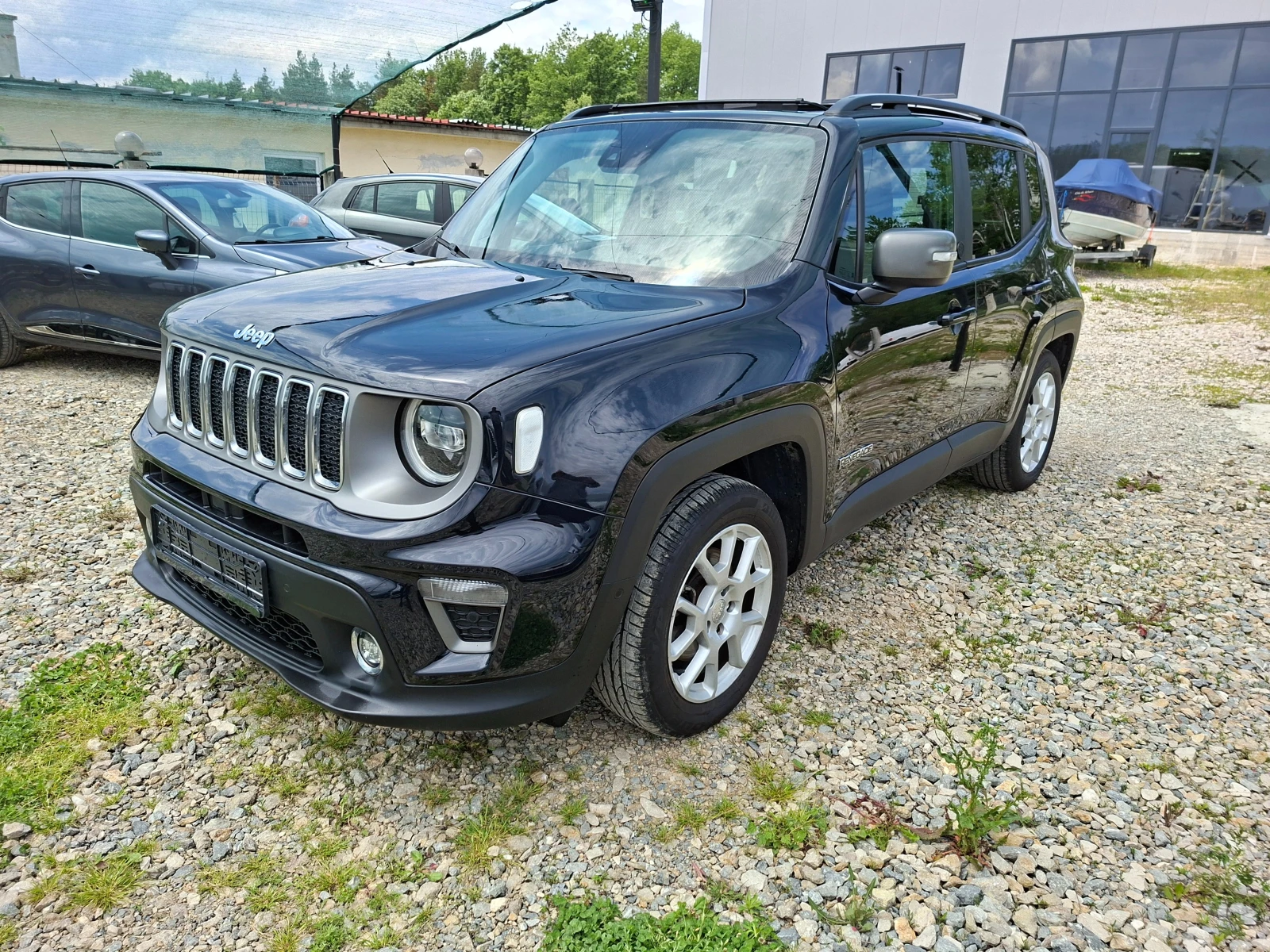 Jeep Renegade NAVIG/PANORAMA/KLIMATRONIK, снимка 3 - Автомобили и джипове - 54607337