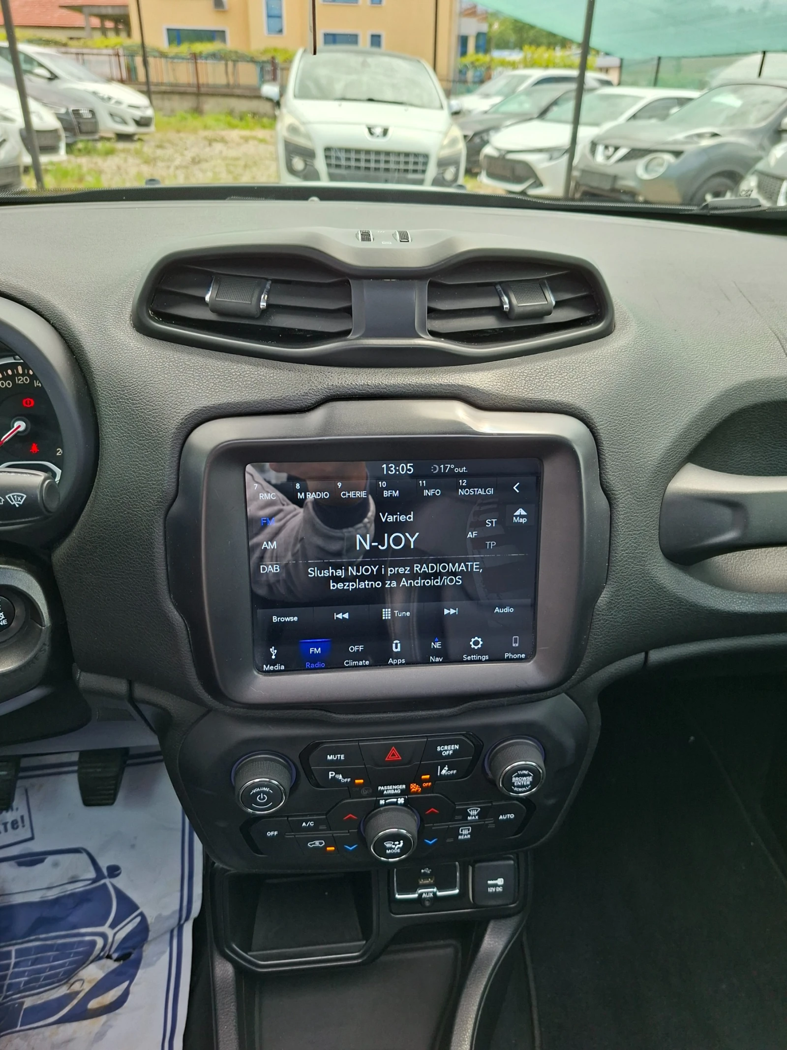 Jeep Renegade NAVIG/PANORAMA/KLIMATRONIK, снимка 14 - Автомобили и джипове - 54607337