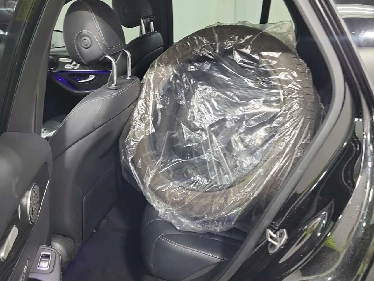 Mercedes-Benz GLC 300 * ГЛАВНО ПРЕДСТАВИТЕЛСТВО* , снимка 12 - Автомобили и джипове - 54852937