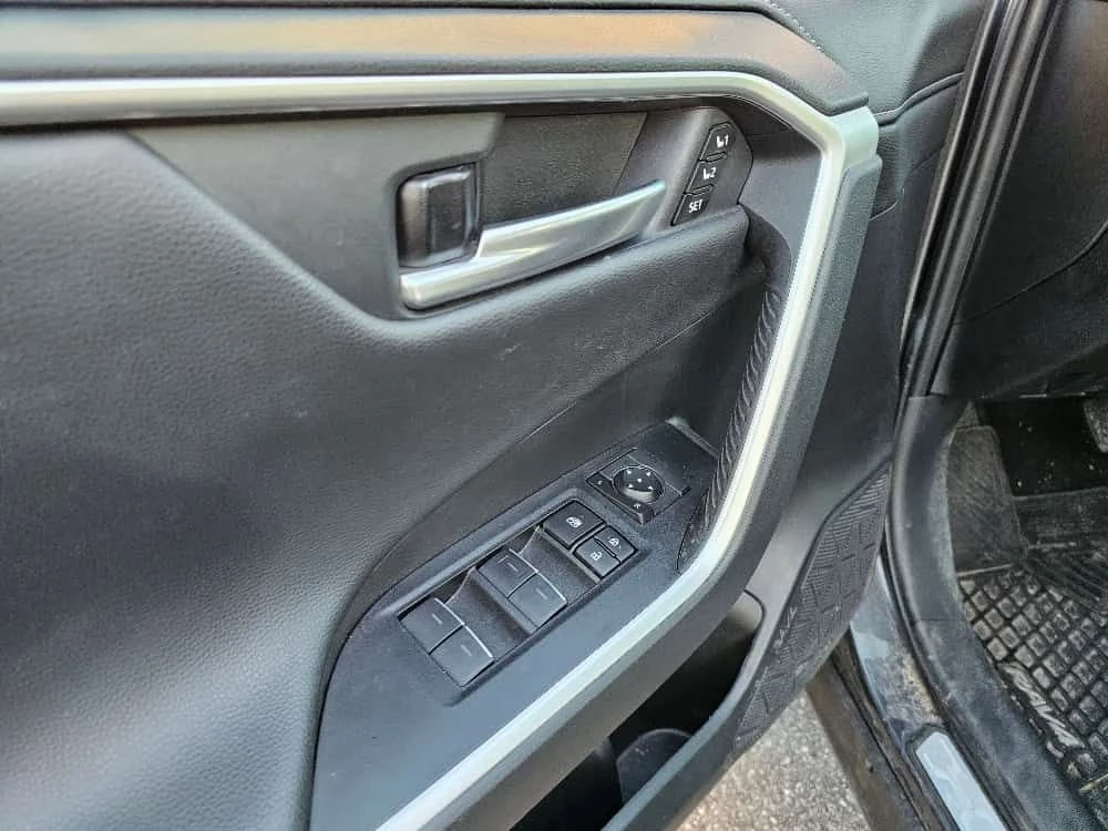 Toyota Rav4 Hybrid Limited | CARFAX | ����������  | Mobile.bg � ����������� 9