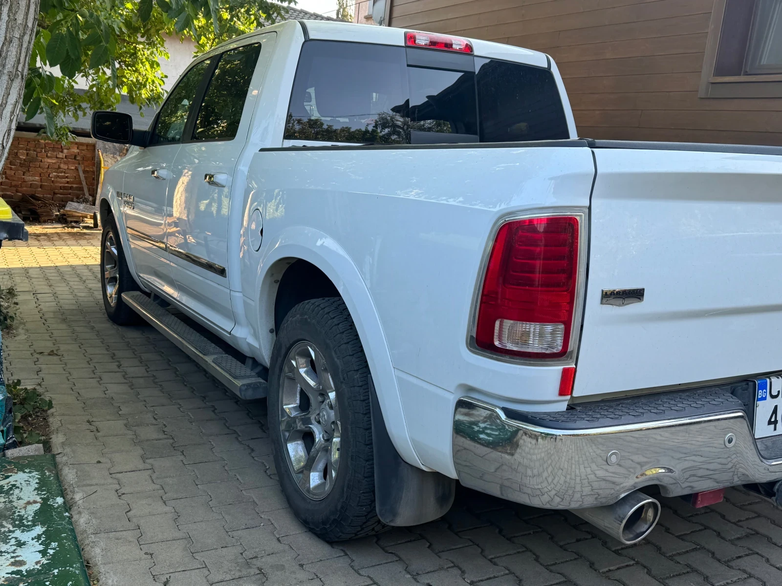Dodge RAM 1500 Laramie, снимка 3 - Автомобили и джипове - 55618718
