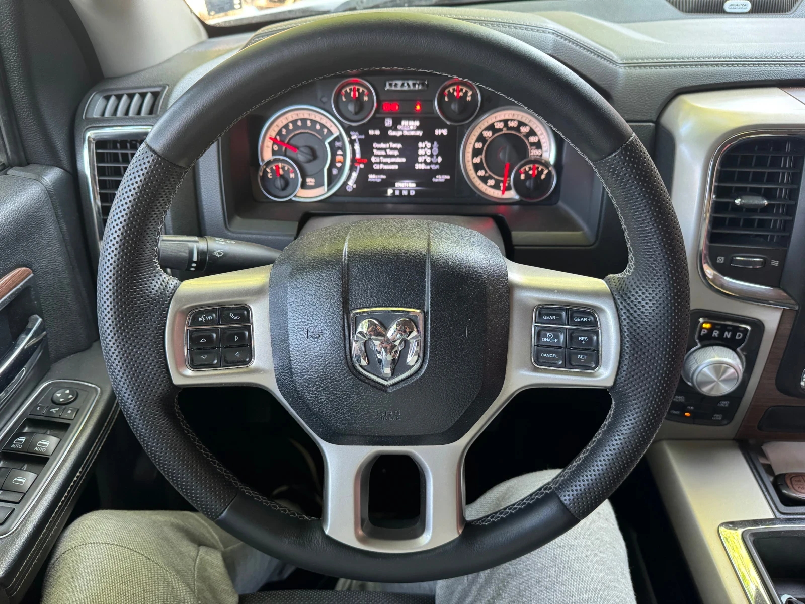 Dodge RAM 1500 Laramie, снимка 10 - Автомобили и джипове - 55618718