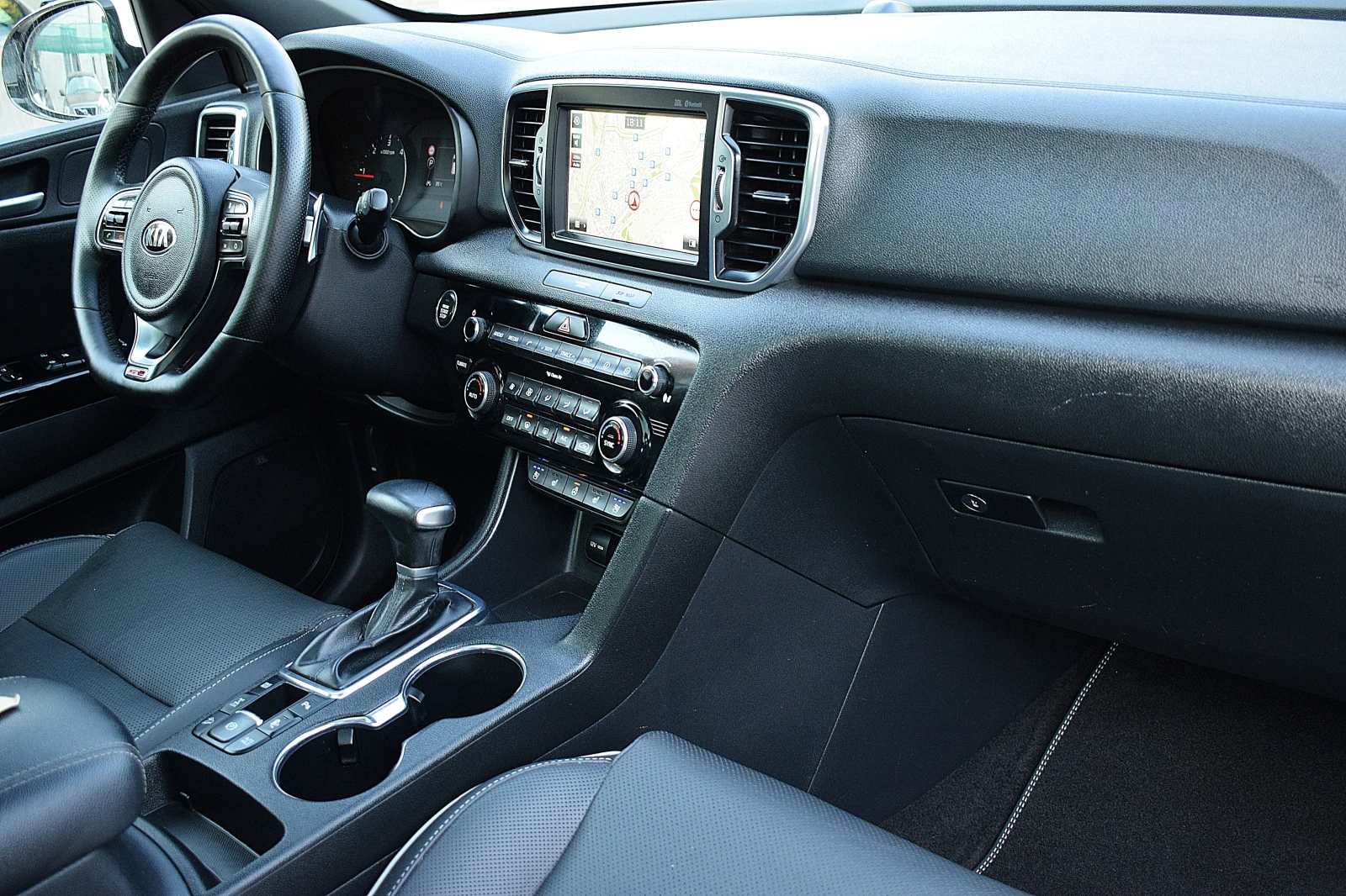 Kia Sportage 2.0ШВЕЙЦАРИЯ/GT-Line/4x4/АВТОМАТИК/ОБДУХВАНЕ/КОЖА, снимка 14 - Автомобили и джипове - 55648689