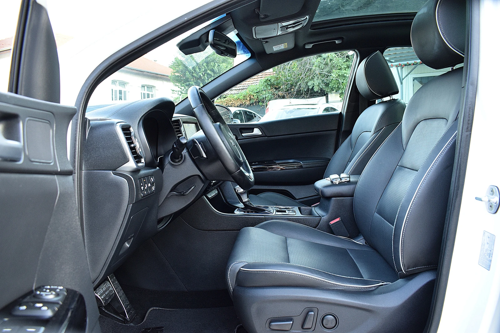 Kia Sportage 2.0ШВЕЙЦАРИЯ/GT-Line/4x4/АВТОМАТИК/ОБДУХВАНЕ/КОЖА, снимка 11 - Автомобили и джипове - 55648689