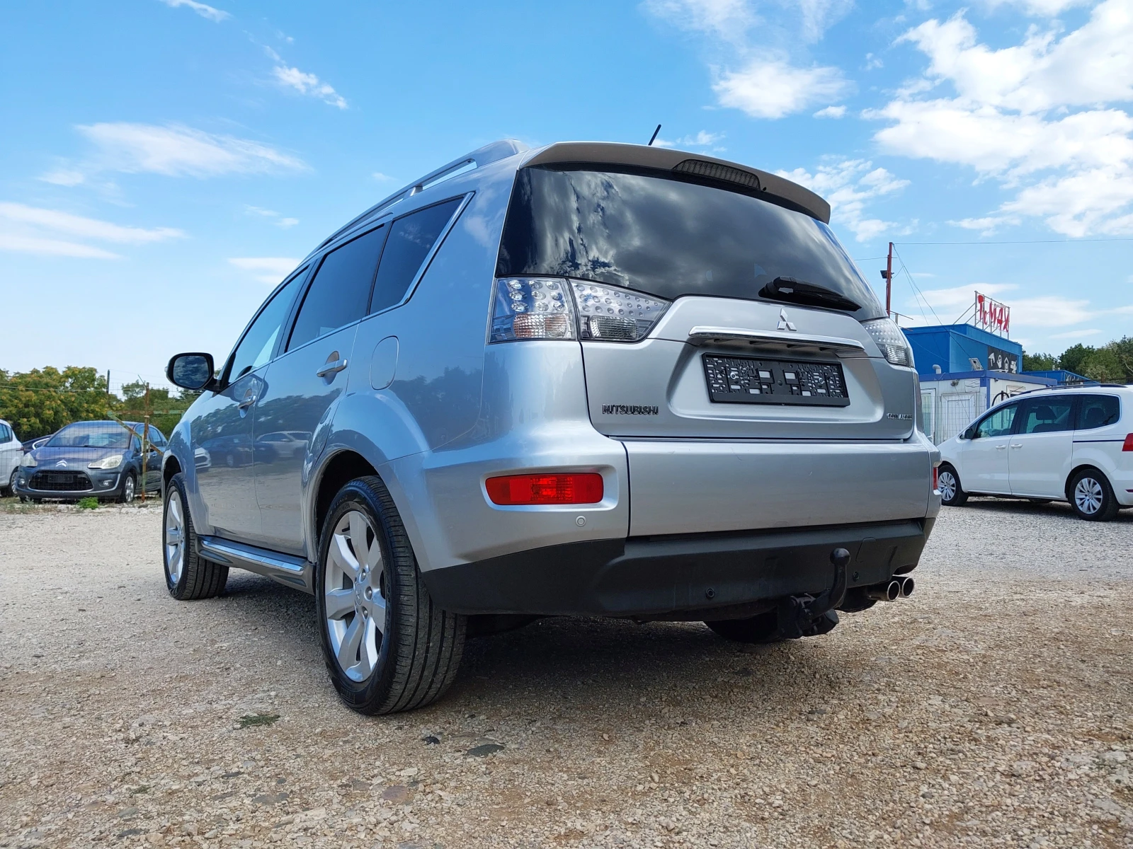 Mitsubishi Outlander 2.2- 152кс. Автоматик, 4х4, снимка 5 - Автомобили и джипове - 55902636