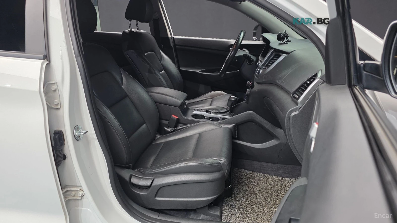 Hyundai Tucson ОБДУХВАНЕ* ПОДГРЕВ* КАМЕРА* КОЖА* , снимка 11 - Автомобили и джипове - 56292369