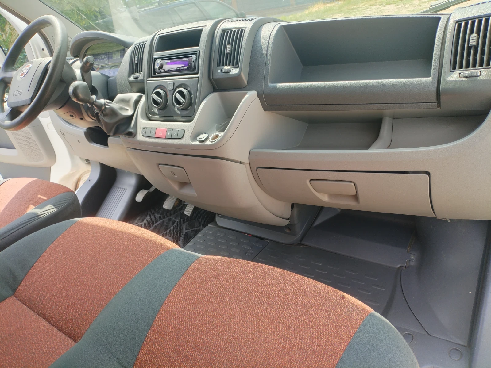 Fiat Ducato 2.2 100hp 6ск Клима Теглич 3 места , снимка 16 - Бусове и автобуси - 55006127
