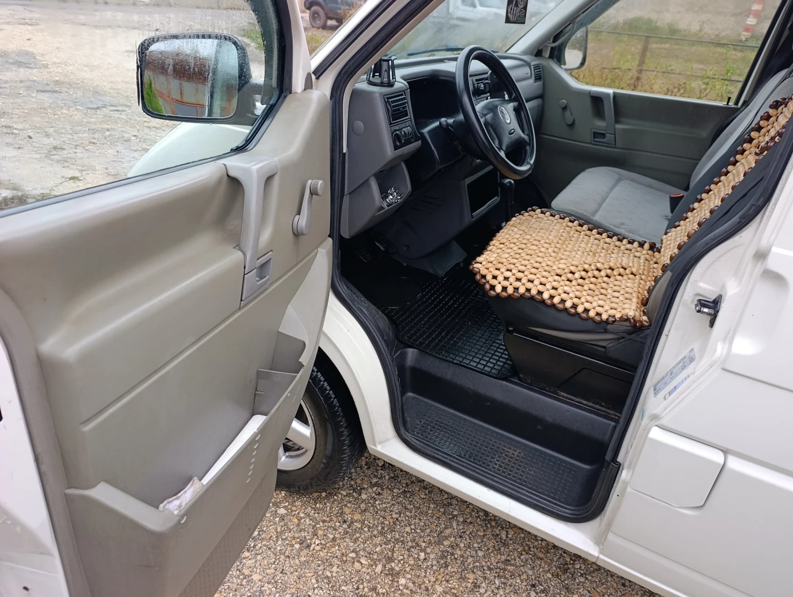 VW T4, снимка 13 - Бусове и автобуси - 56740038