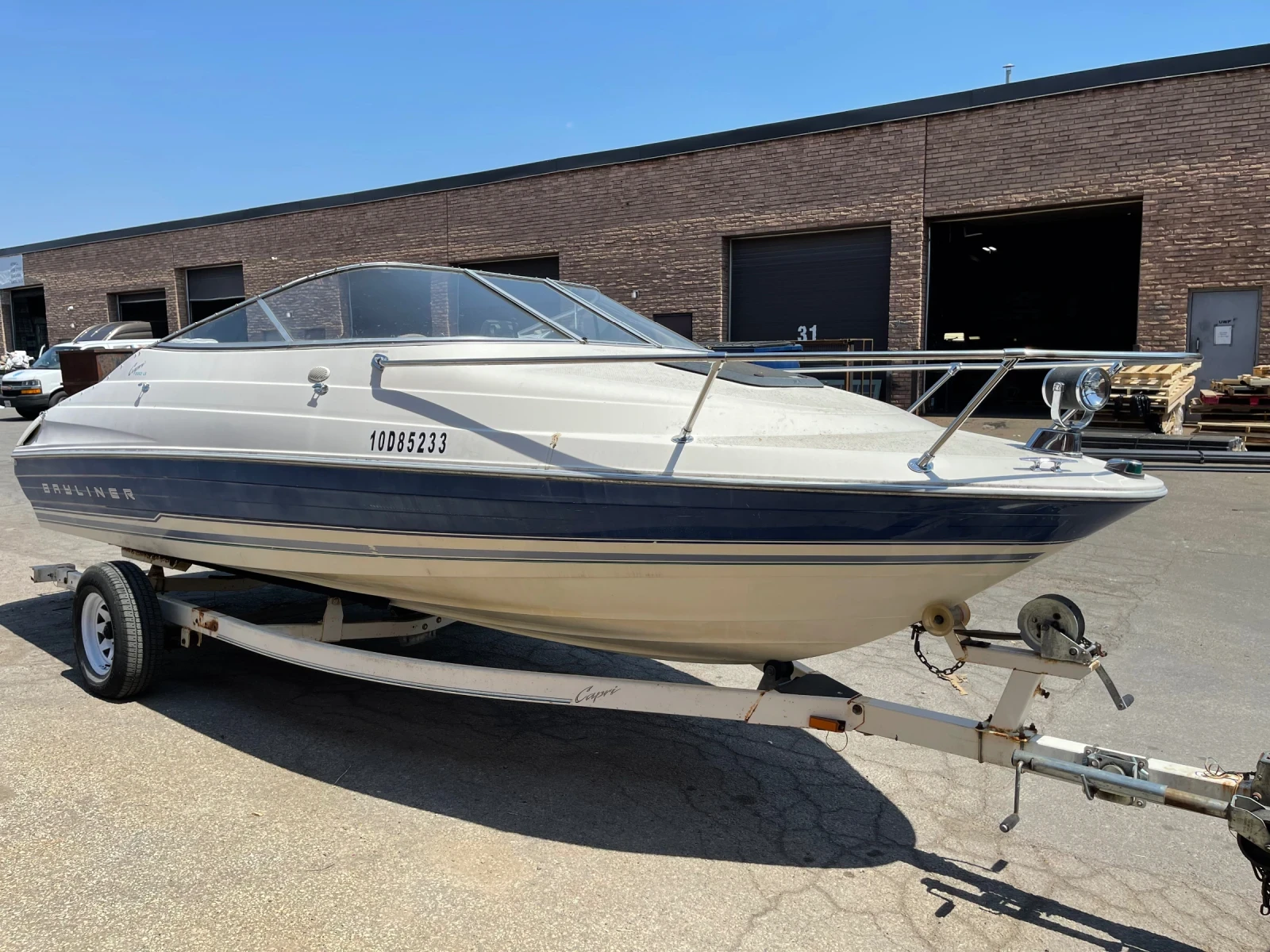 Лодка Bayliner Capri 2052 LS - изображение 2