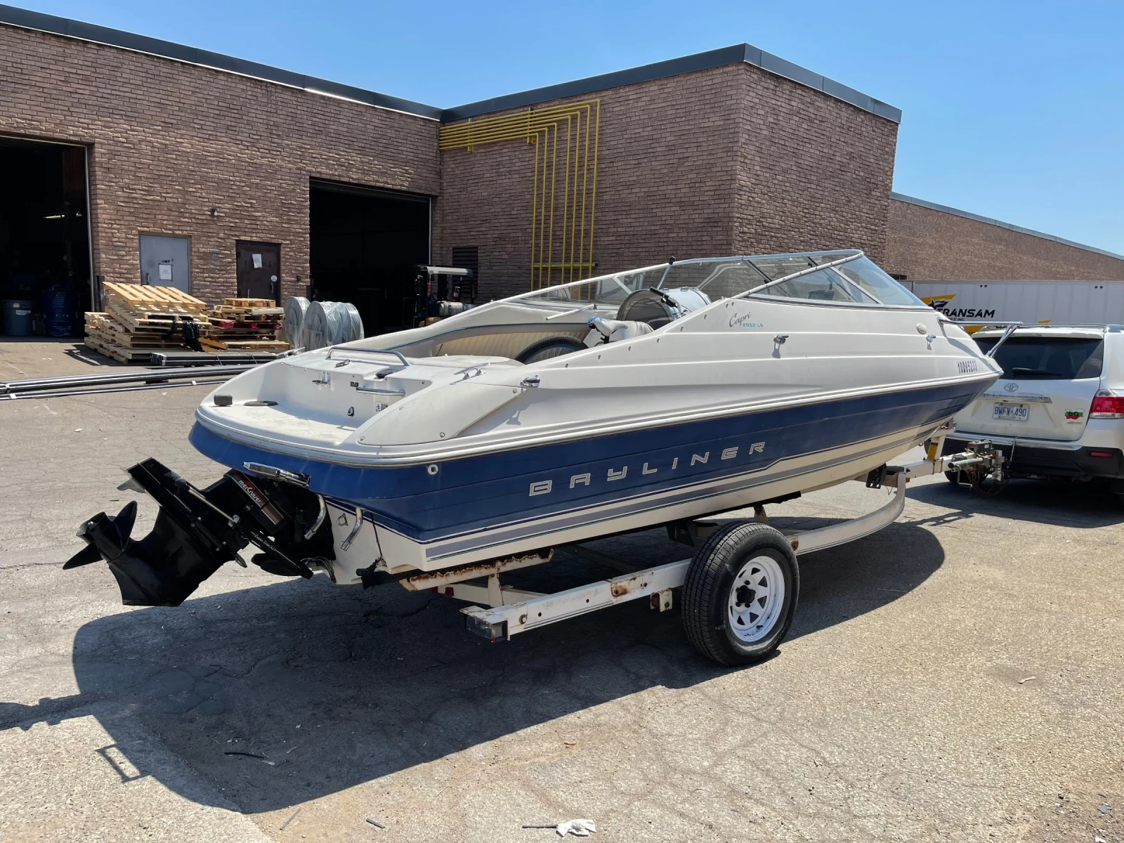 Лодка Bayliner Capri 2052 LS - изображение 3