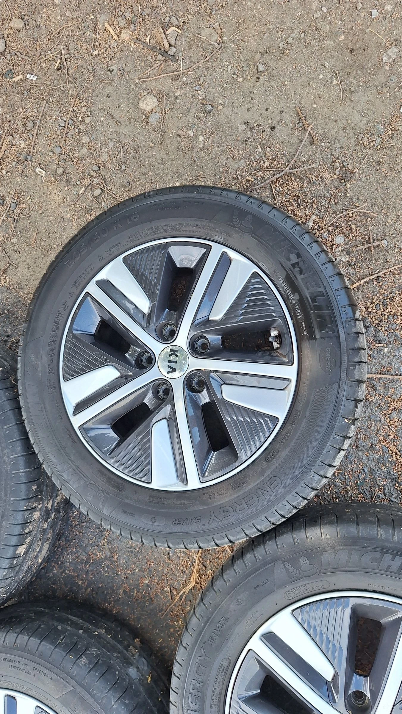 Гуми с джанти Michelin 205/60R16, снимка 3 - Гуми и джанти - 55658756