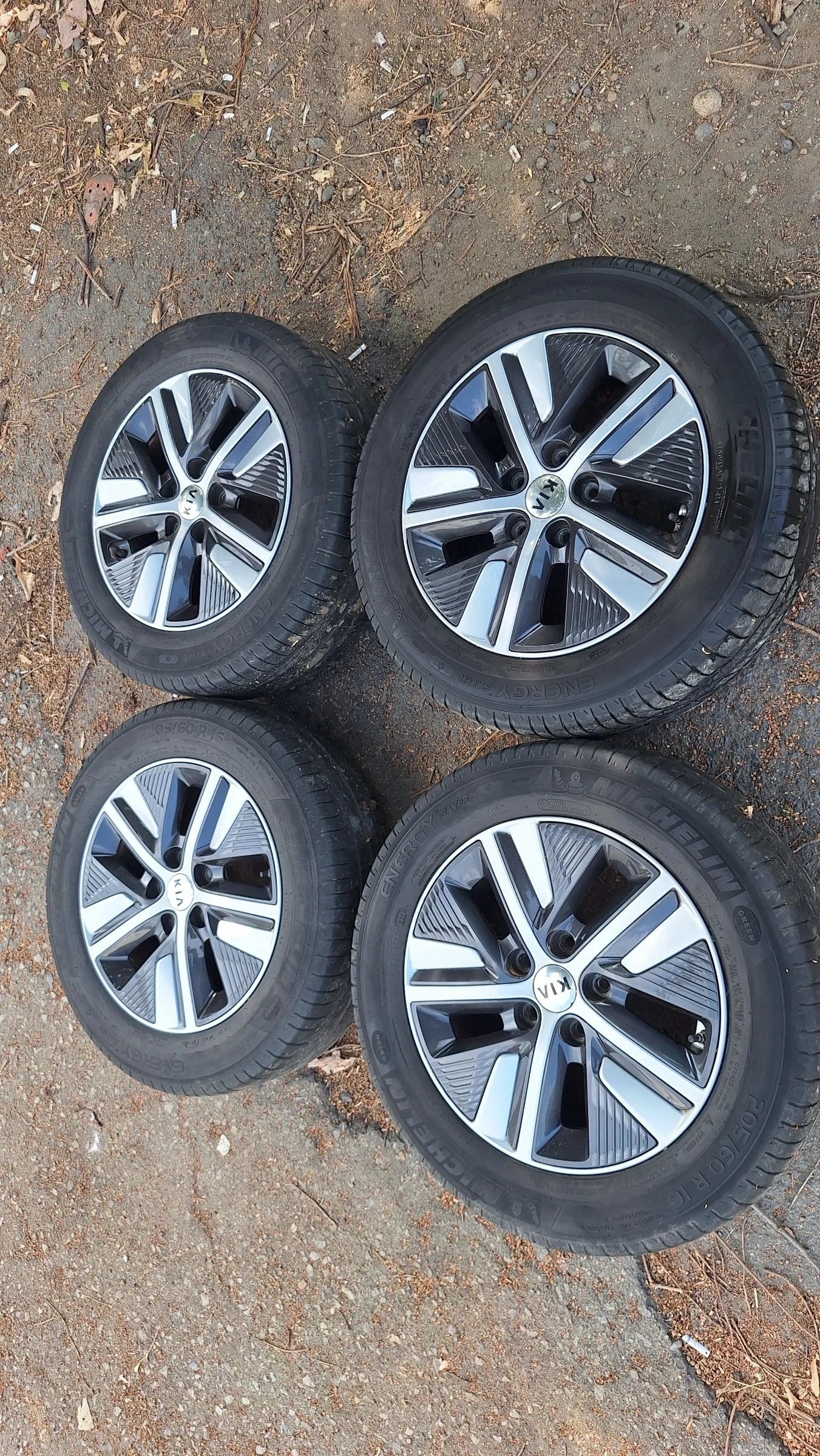 Гуми с джанти Michelin 205/60R16, снимка 2 - Гуми и джанти - 55658756