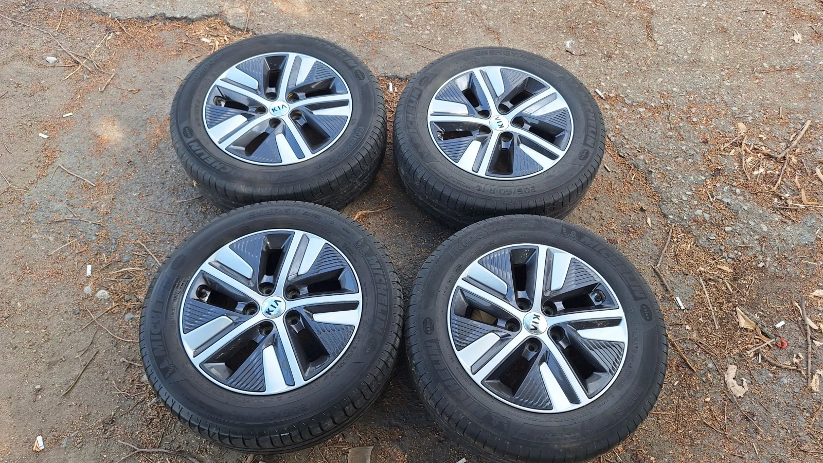 Гуми с джанти Michelin 205/60R16