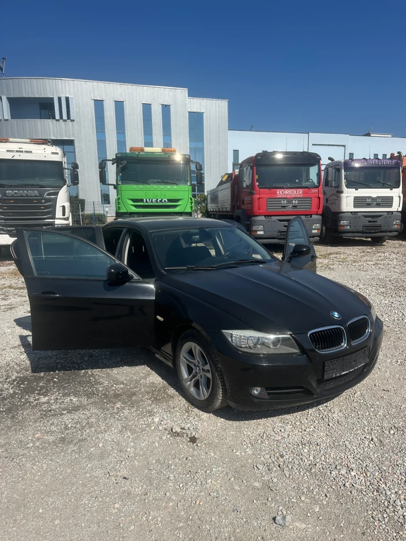 BMW 320 2.0i* КОЖА* АВТОМАТ* НАВИ* УНИКАТ* ЛИЗИНГ* БАРТЕР*, снимка 2 - Автомобили и джипове - 47387958