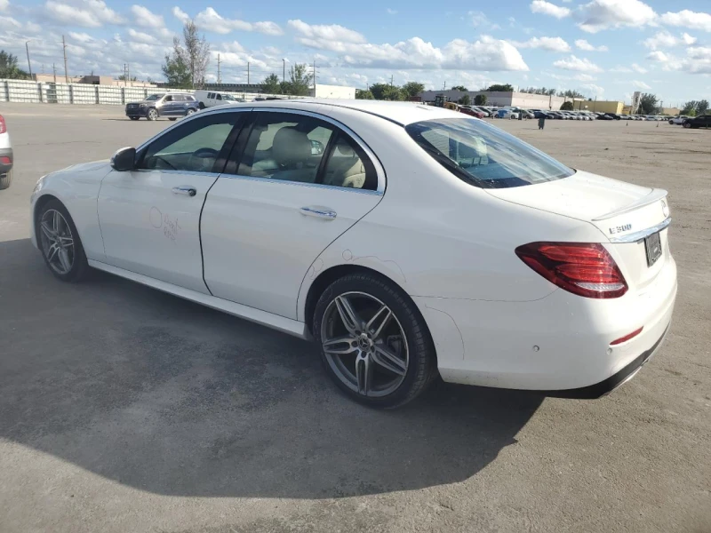 Mercedes-Benz E 300 AMG* BURMESTER* SUNROOF* DISTRONIC* КАМЕРА* !!!, снимка 5 - Автомобили и джипове - 48251381