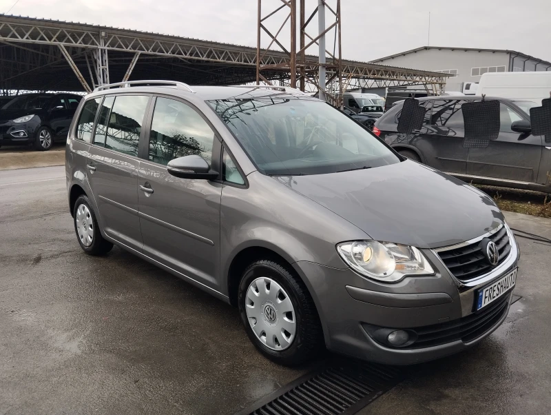 VW Touran 1.9tdi Navi, снимка 2 - Автомобили и джипове - 48332576