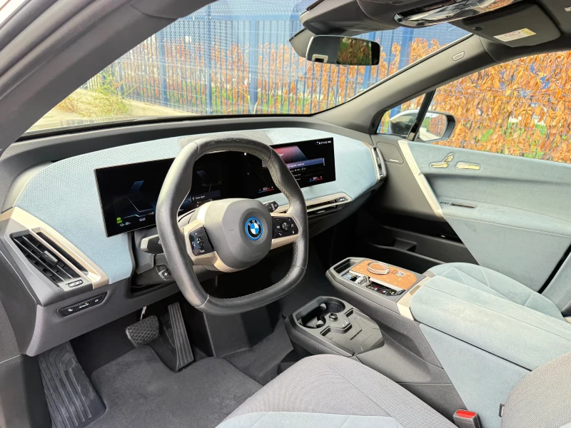 BMW iX 40 xDrive/326HP/LASER/360/HarmanKardon/HeadUP/, снимка 5 - Автомобили и джипове - 53019136