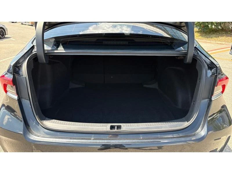 Toyota Corolla SDN 1.6P MT EXECUTIVE, снимка 10 - Автомобили и джипове - 55568516