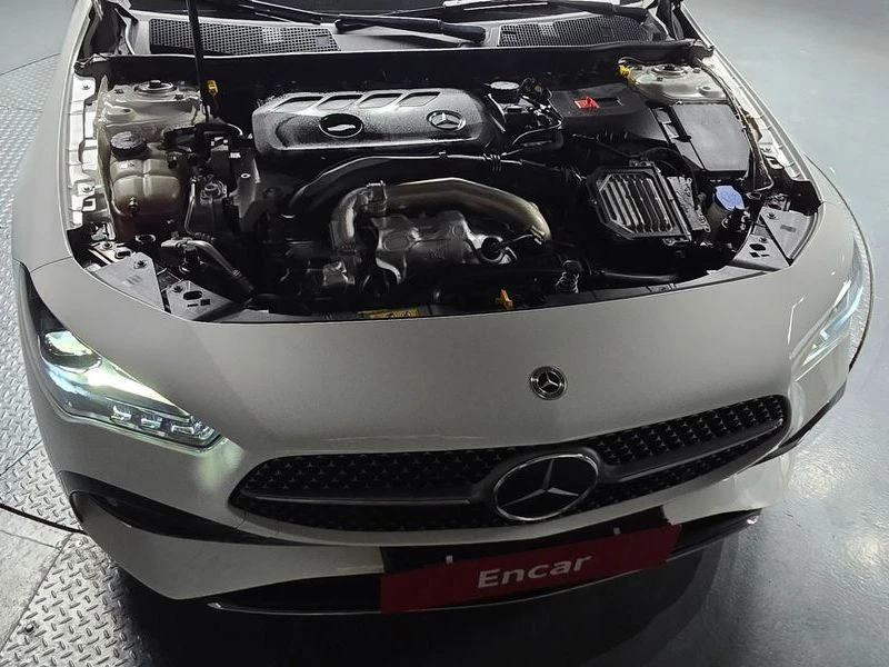 Mercedes-Benz CLA 250 2.0 260920 Automatic, снимка 5 - Автомобили и джипове - 55838422