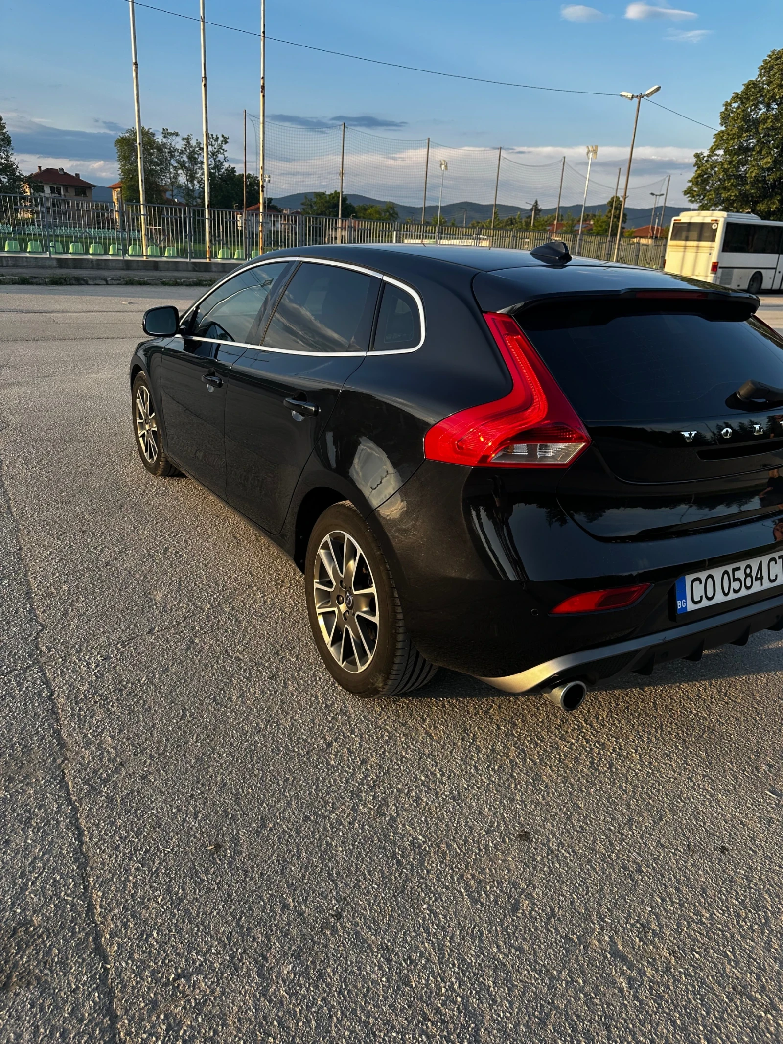 Volvo V40  - изображение 5