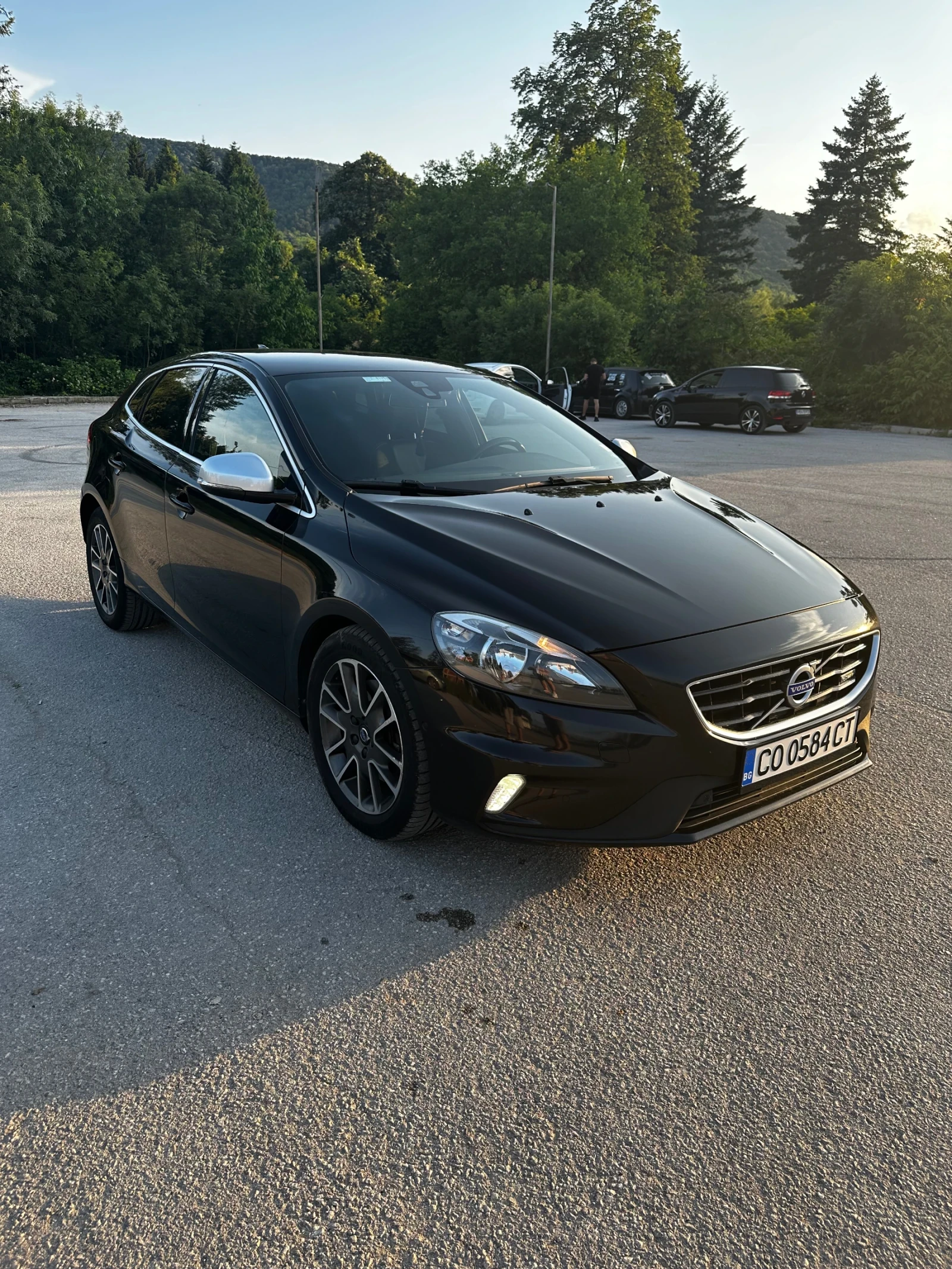 Volvo V40  - изображение 2