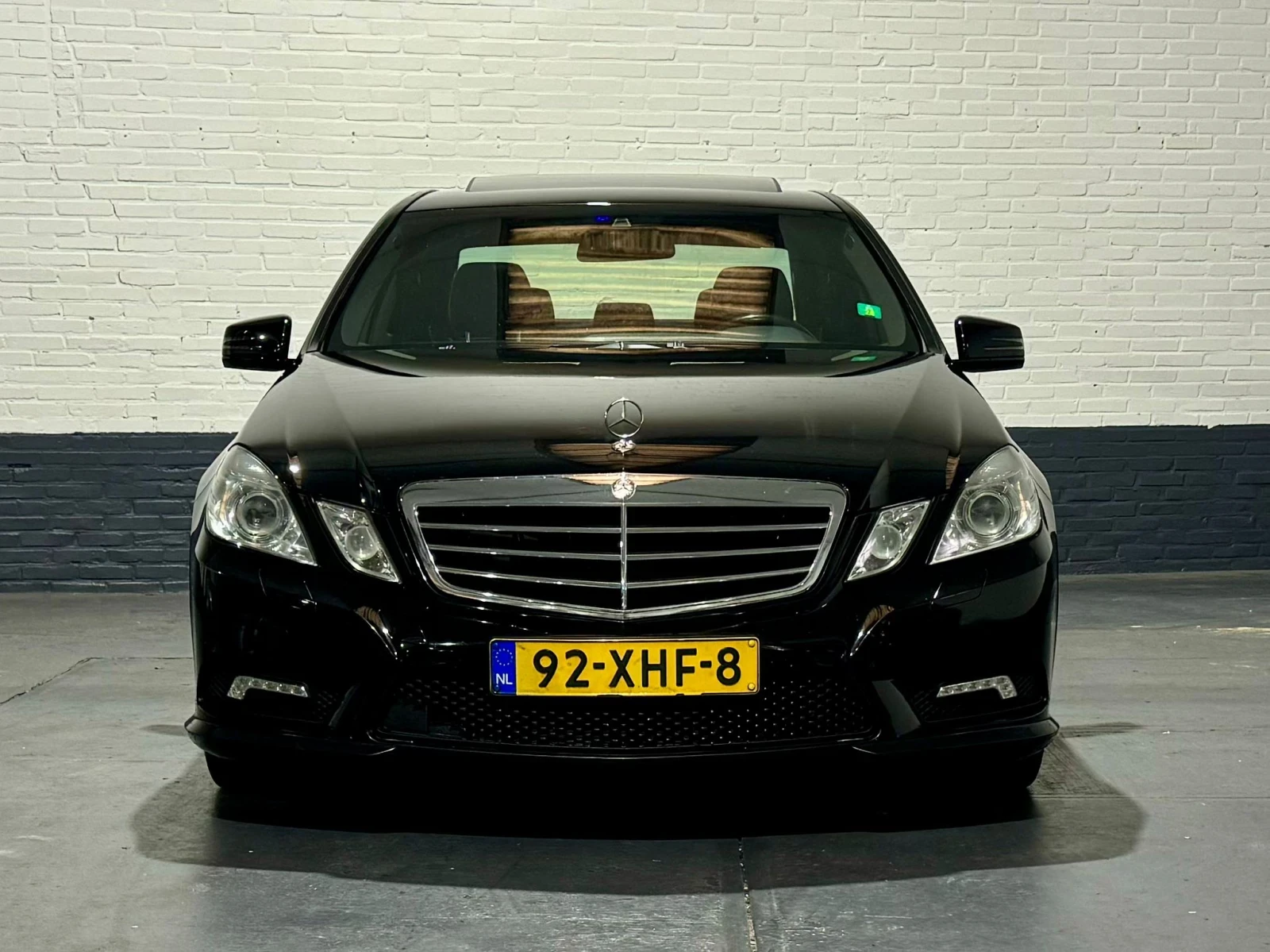 Mercedes-Benz E 350 4Matic AUTOMATIK 2011 AMG Package шибедах - изображение 3