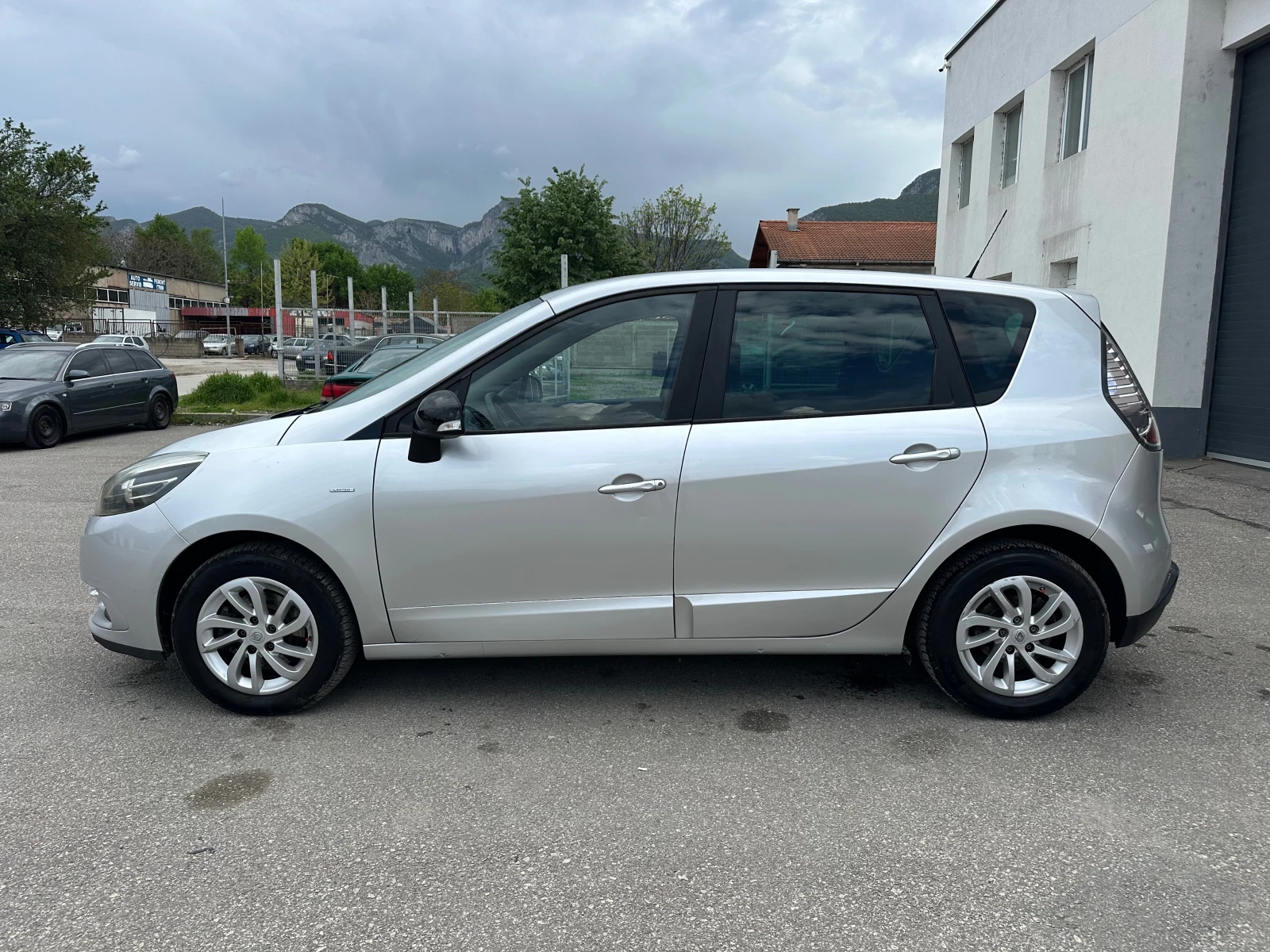 Renault Scenic 1.5dCi Face lift Limited Design Италия - изображение 4
