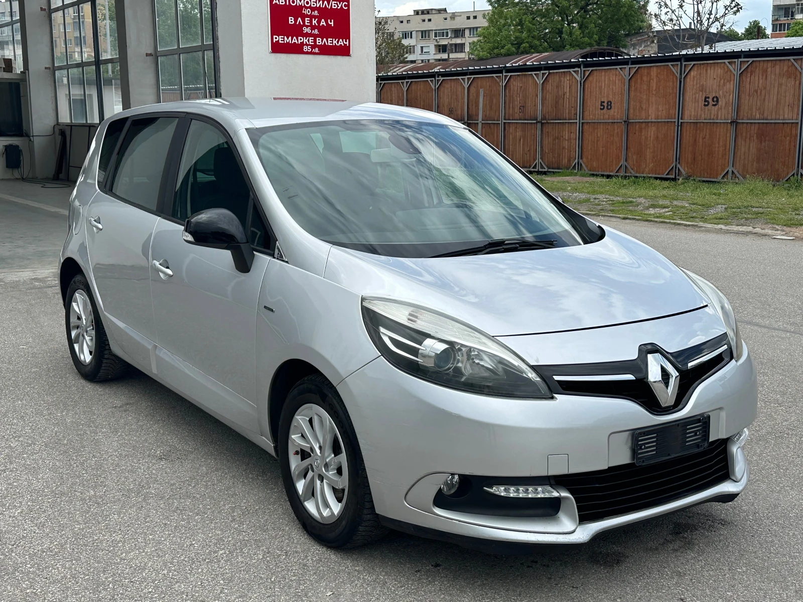 Renault Scenic 1.5dCi Face lift Limited Design Италия - изображение 10