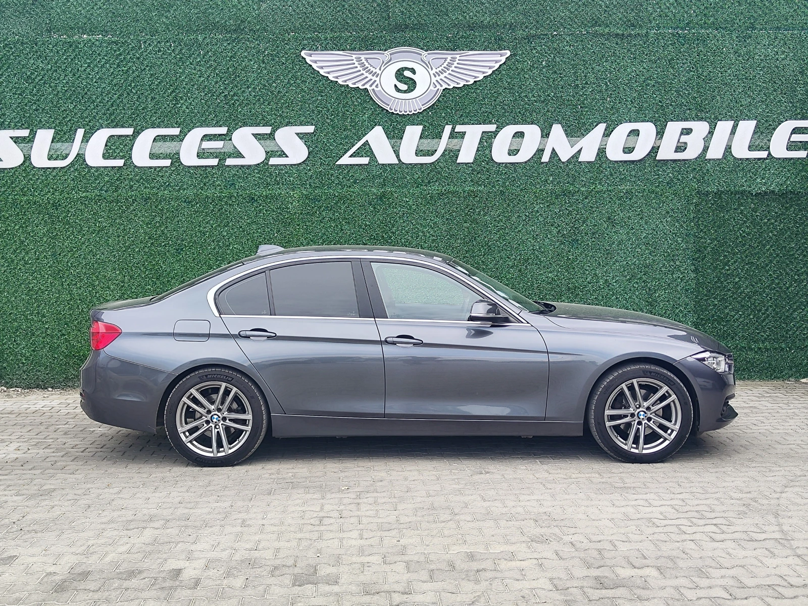 BMW 320 LUXURY* PODGREV* CAMERA* LIZING - изображение 3