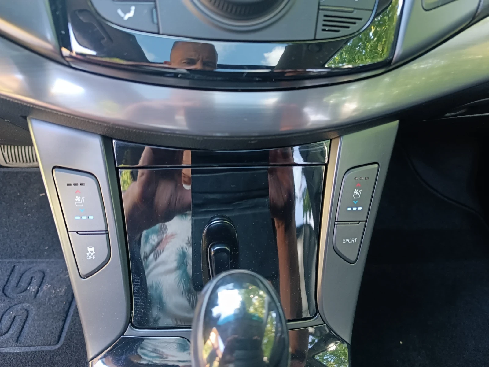 Hyundai I40 1.7/Обдухване/Нави/Панорама/Кожа - изображение 9